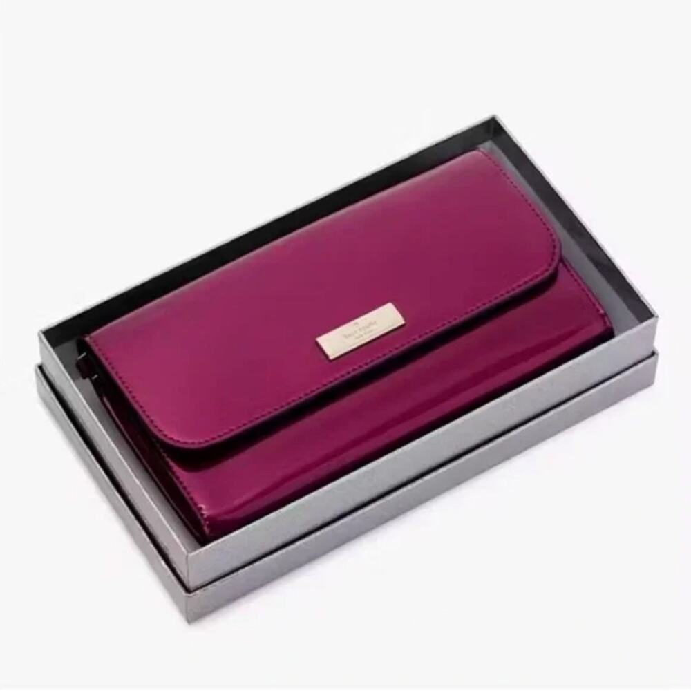 NWT - Kate Spade - Kenzie Boxed Medium Flap Wristlet